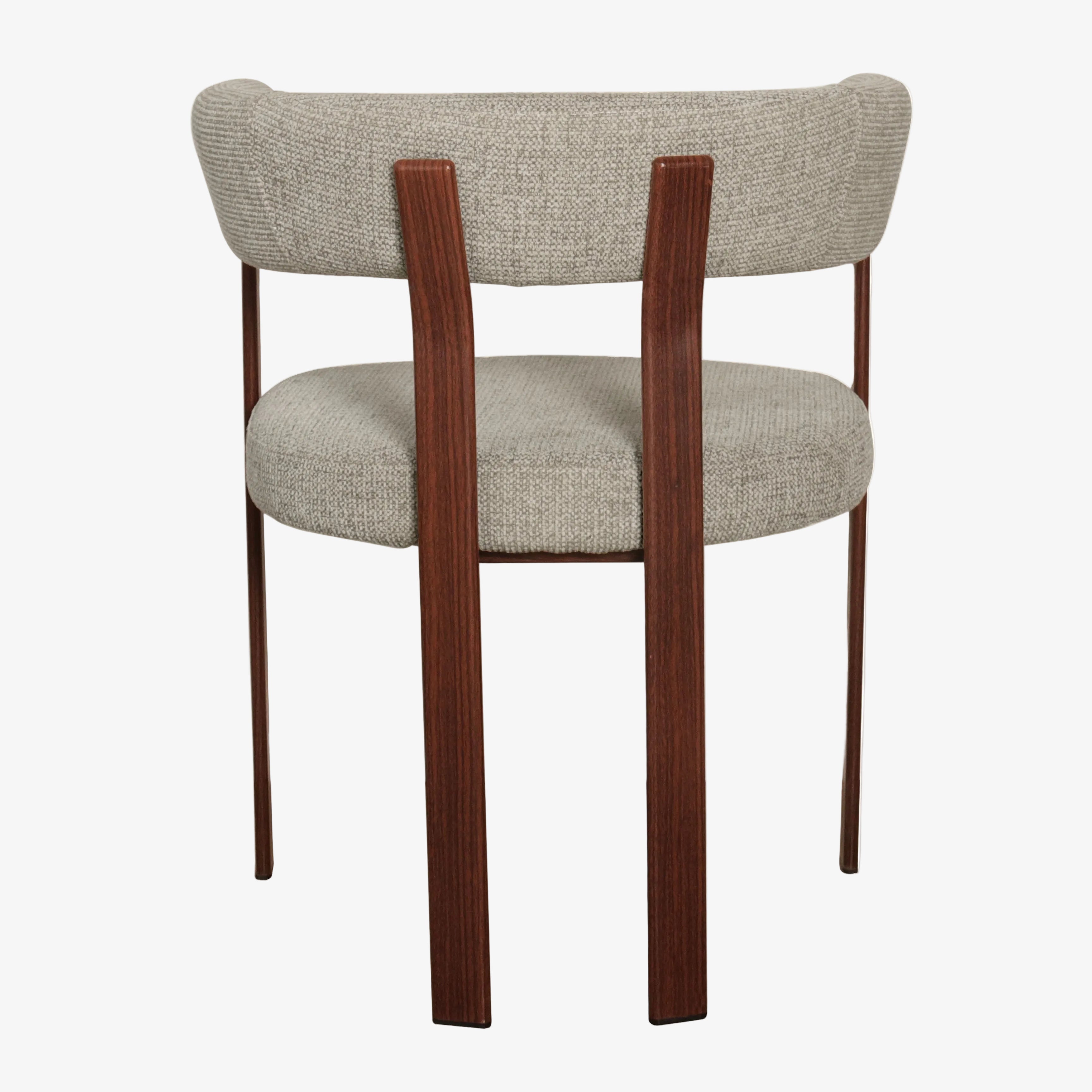 Silla de comedor con brazos Soren tapizado premium efecto nogal