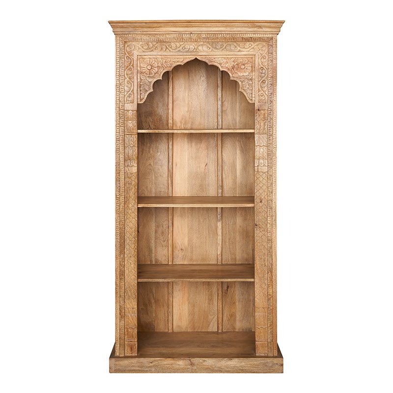 Estantería Eris en madera de mango tallada con tres baldas vista frontal