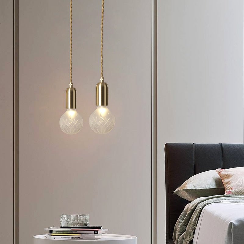 Luminária de teto Frederick em vidro e metal dourado