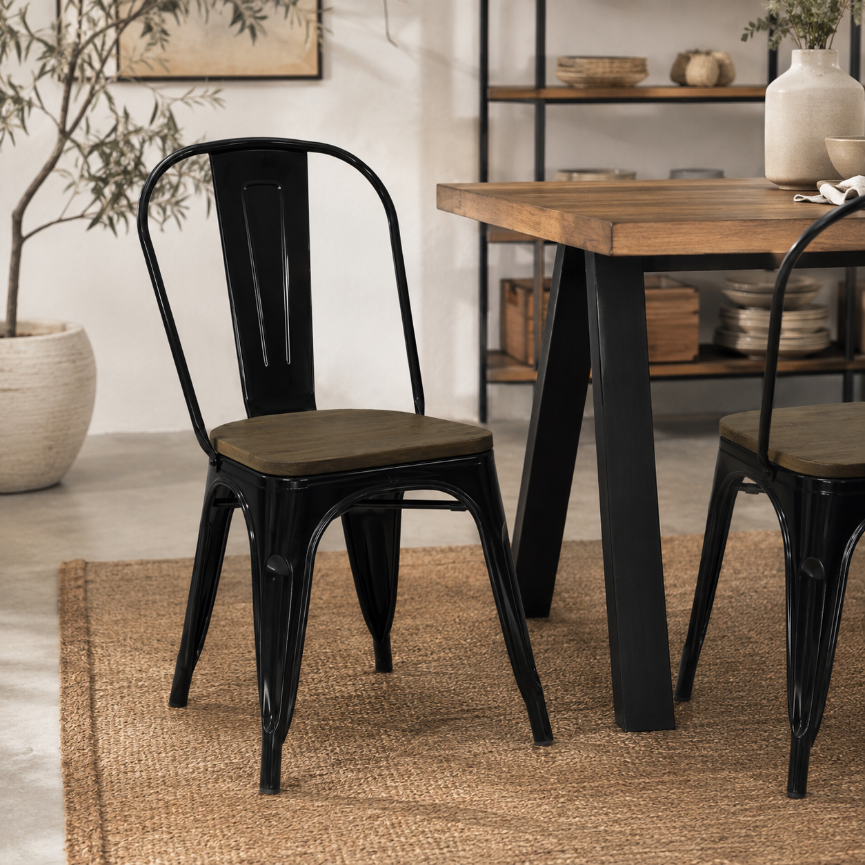 Schwarzer Stahl Tolux Stuhl glänzen dunkles Holz