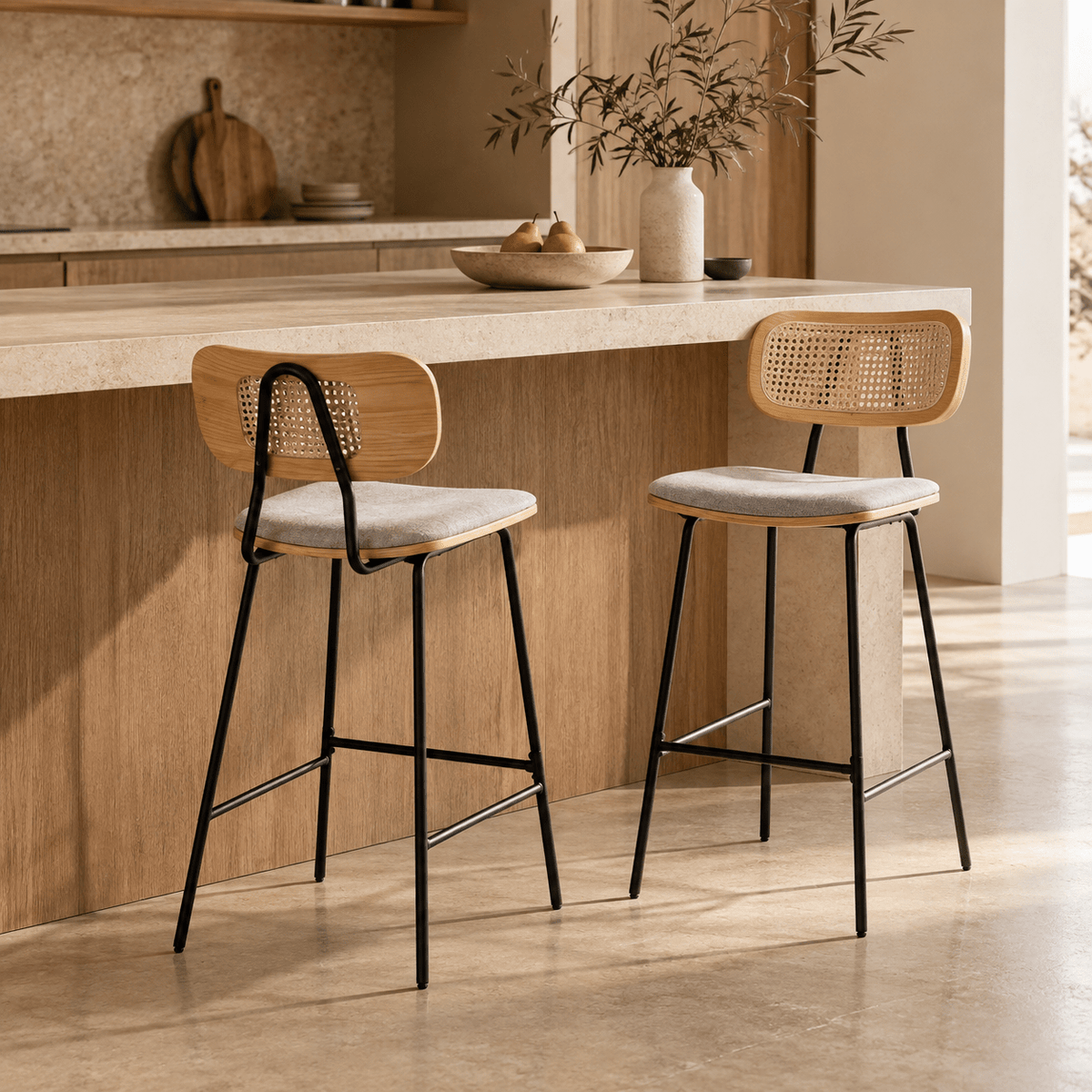 Taburete de bar H65 madera natural, ratán y tela beige Alan - Vintahome