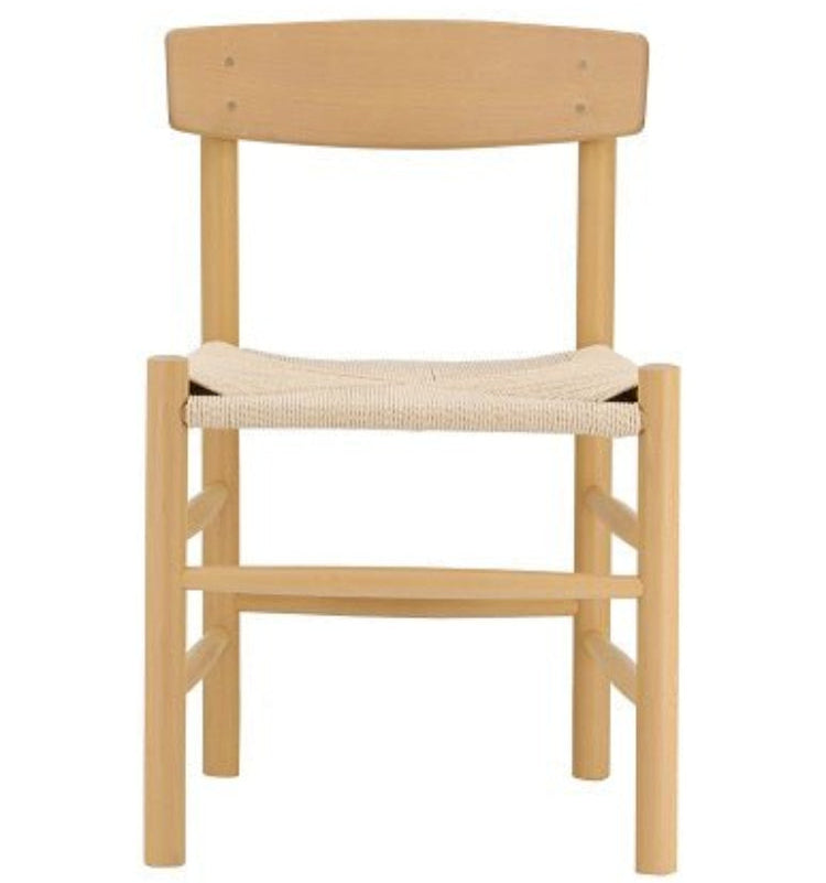 Silla de madera estilo escandinavo vista frontal